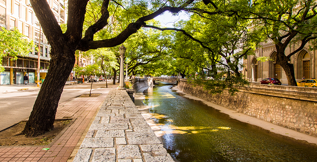 Pasajes a Córdoba con Urquiza